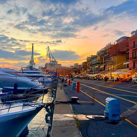 Casa Vacanza " La Rosa " Imperia Liguria エクステリア 写真