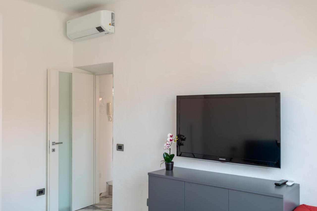 Casa Vacanza " La Rosa " Imperia Liguria エクステリア 写真