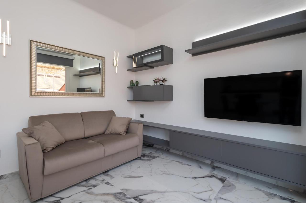 Casa Vacanza " La Rosa " Imperia Liguria エクステリア 写真