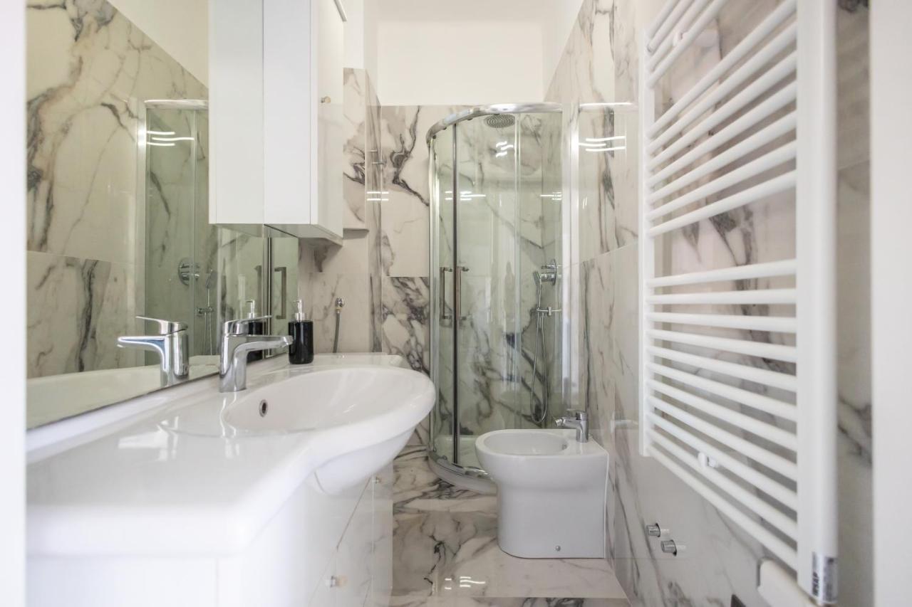 Casa Vacanza " La Rosa " Imperia Liguria エクステリア 写真